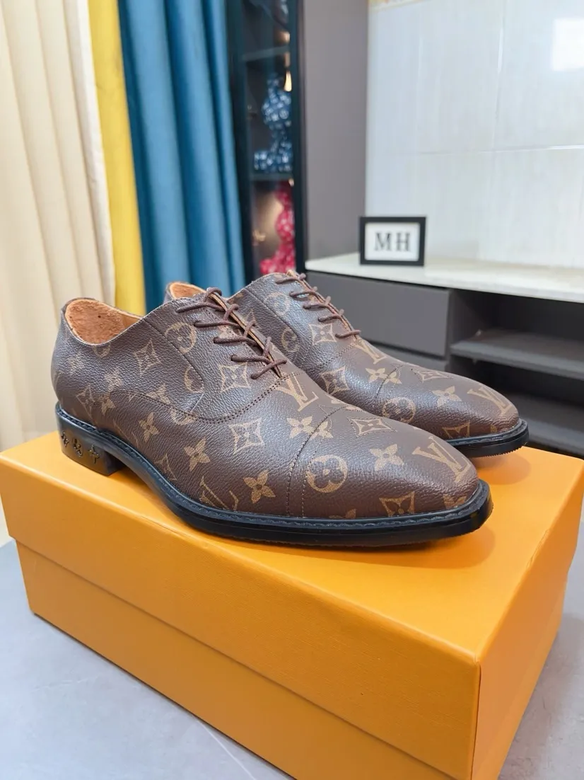 Ex-factory price 720🌹🌹High version [LV] Louis Vuitton's popular casual leather shoes🎖Fashionable and elegant🎖🎖Material: Original imported open-edge beaded cowhide, washed cowhide leather lining, original open-molded rubber outsole, high-end and classy, ​​elegant quality, instantly transforming into a handsome man ❤❤Standard\nNumber: 38-44